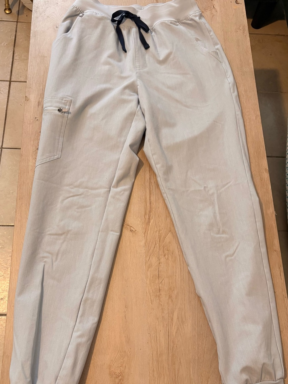 Figs chambray blue jogger